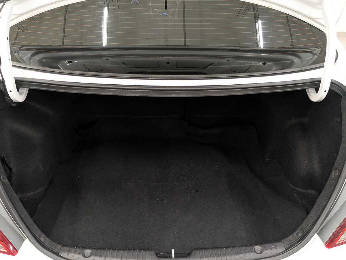 Hyundai Solaris б/у, 2015, Механическая. Фото: #9