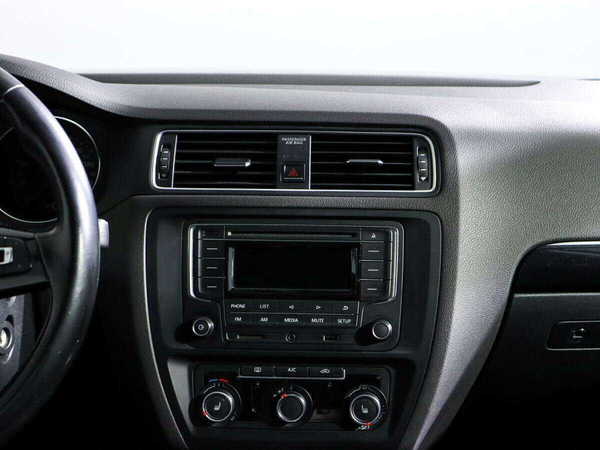 Volkswagen Jetta б/у, 2016, Автоматическая. Фото: #11