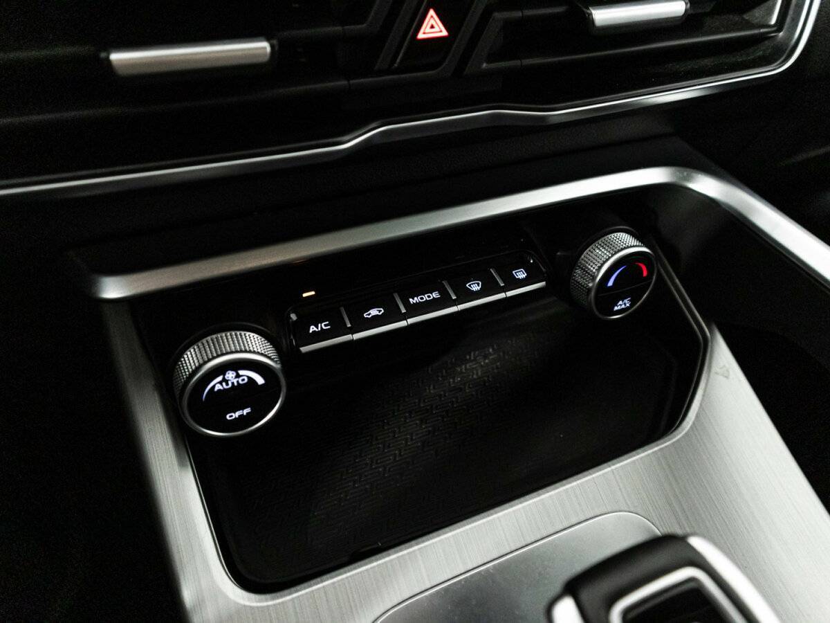 Geely Coolray б/у, 2021, Роботизированная. Фото: #19