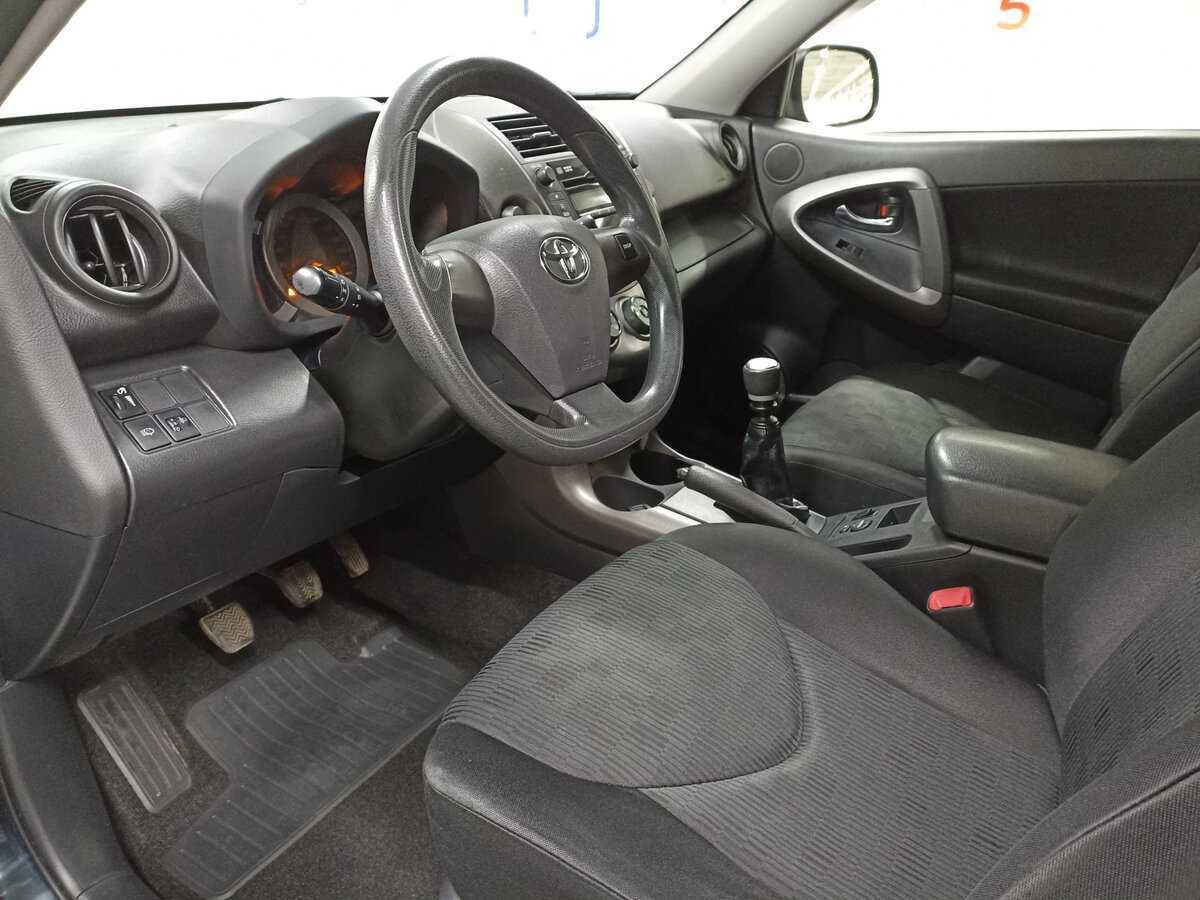 Toyota RAV4 б/у, 2012, Механическая. Фото: #15
