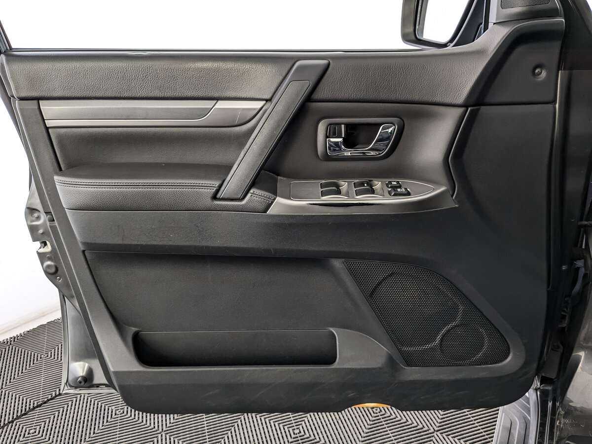 Mitsubishi Pajero б/у, 2013, Автоматическая. Фото: #18