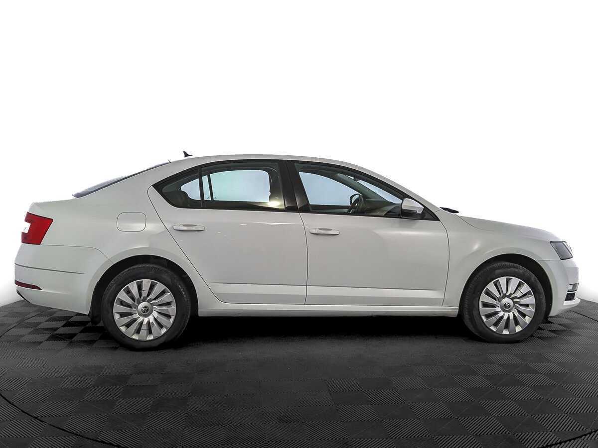 Skoda Octavia б/у, 2019, Механическая. Фото: #3