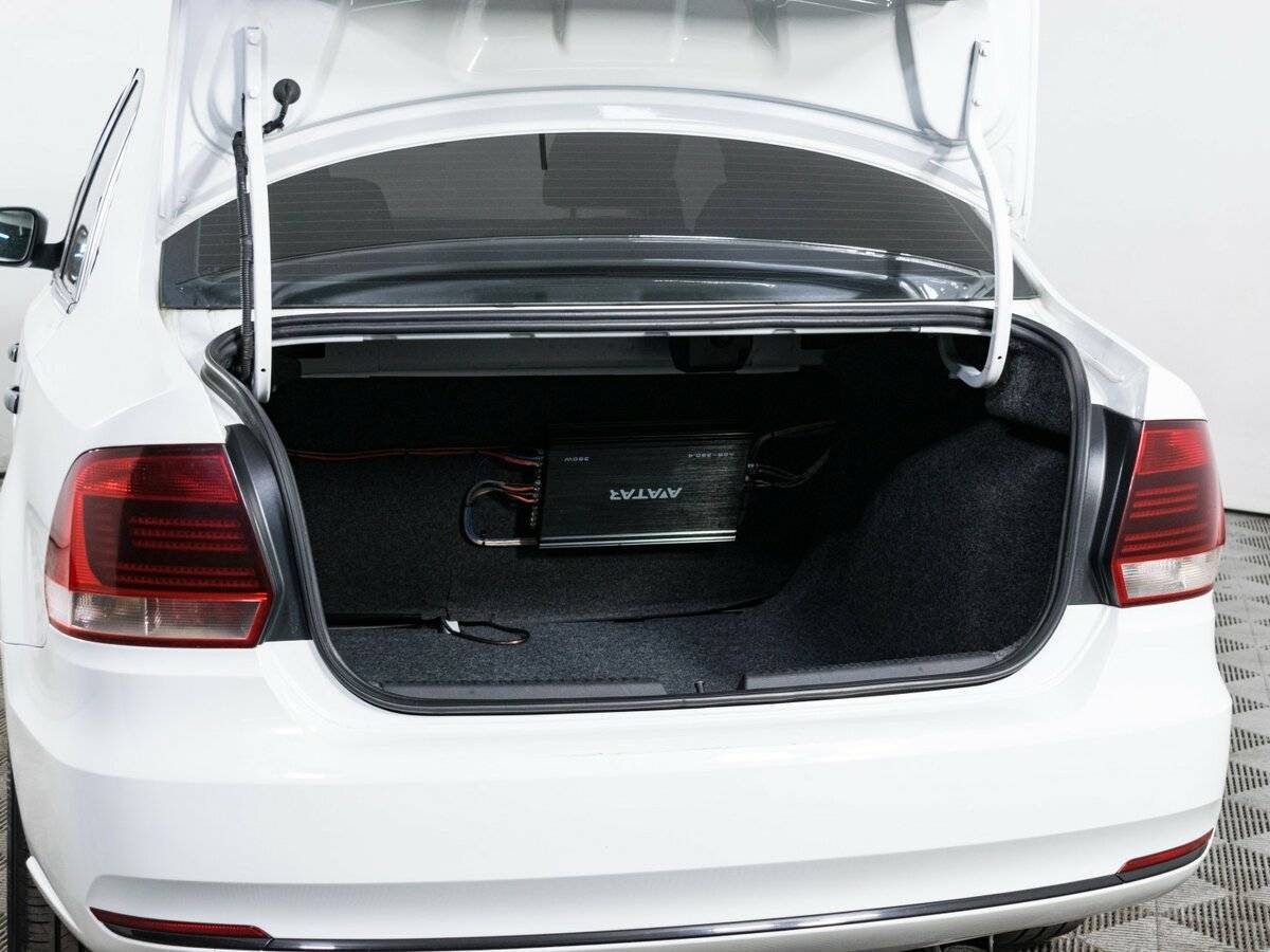 Volkswagen Polo б/у, 2018, Механическая. Фото: #6