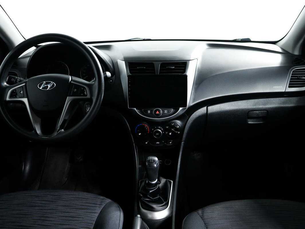 Hyundai Solaris б/у, 2015, Механическая. Фото: #10