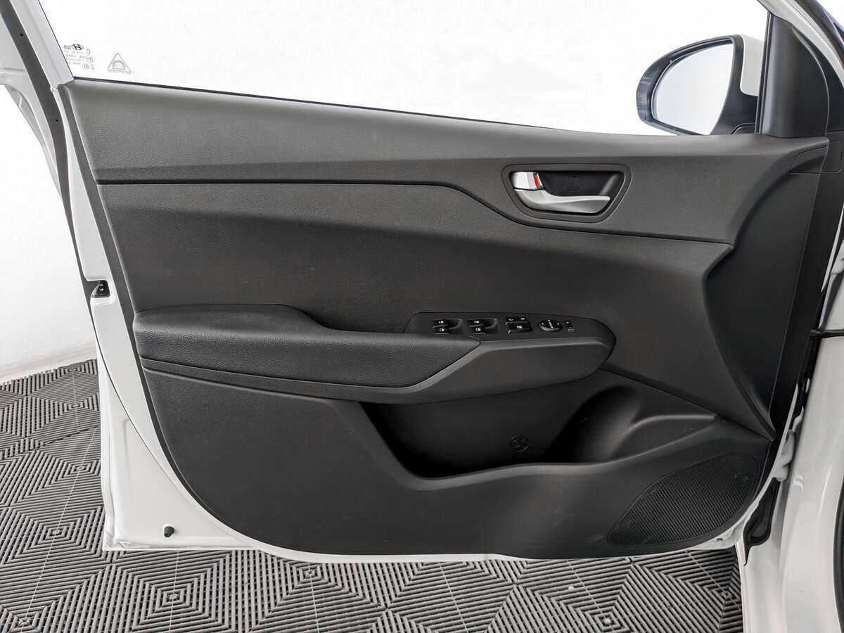 Hyundai Solaris б/у, 2021, Механическая. Фото: #15