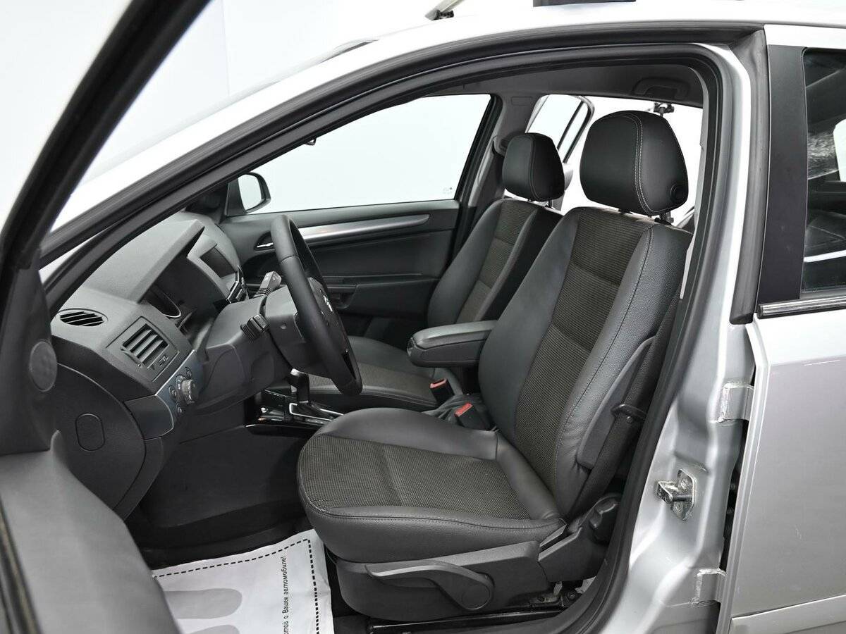 Opel Astra б/у, 2012, Автоматическая. Фото: #4