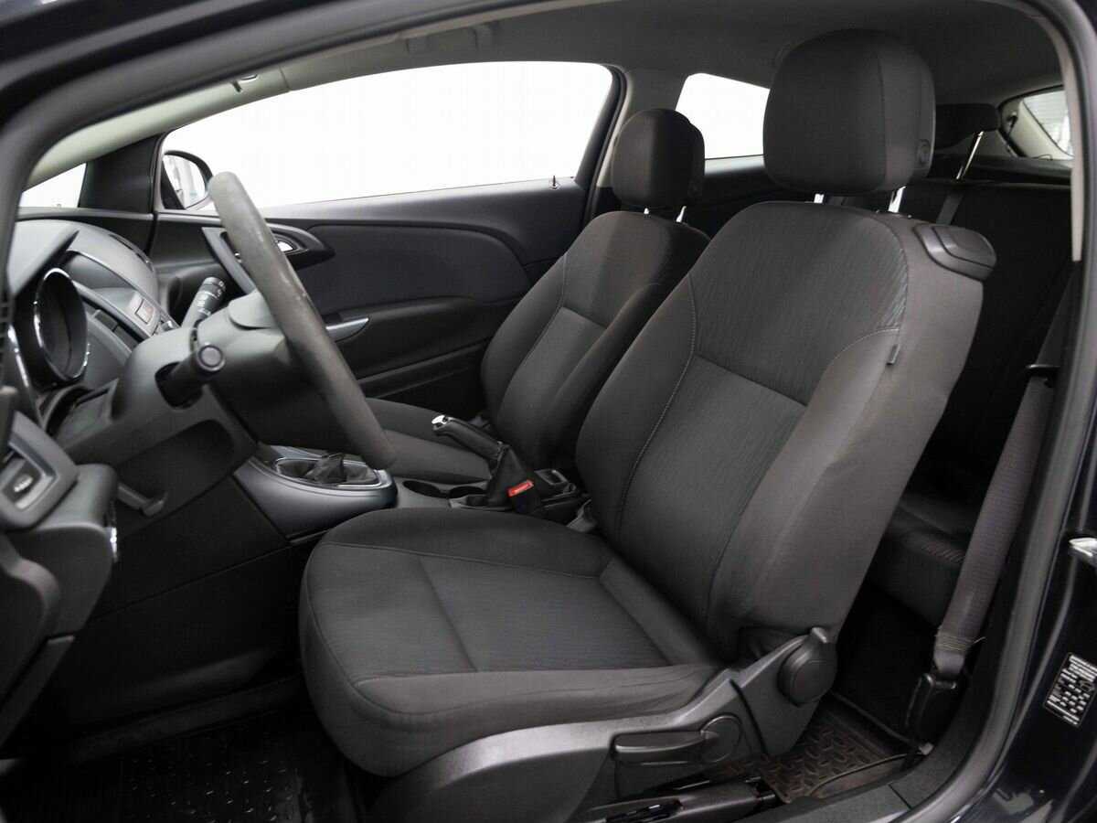 Opel Astra б/у, 2013, Механическая. Фото: #8