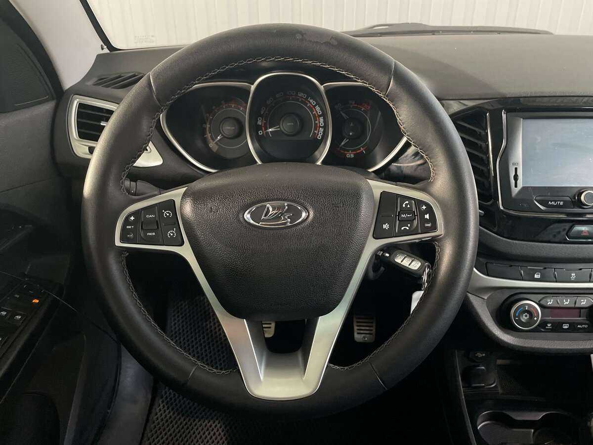 Lada (ВАЗ) Vesta б/у, 2017, Механическая. Фото: #9