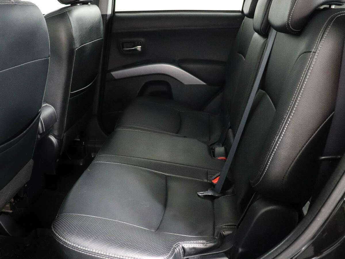 Mitsubishi Outlander б/у, 2012, Автоматическая. Фото: #7