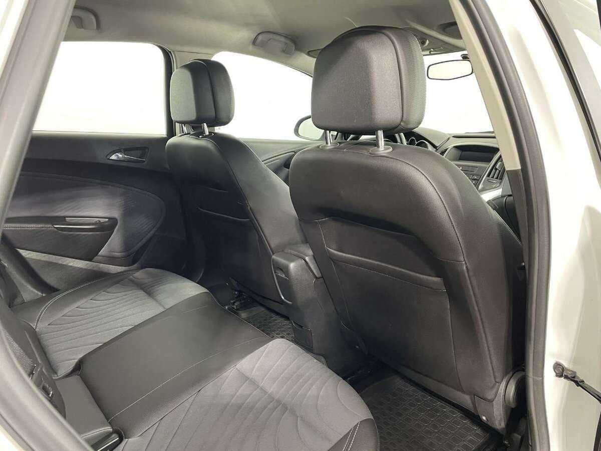 Opel Astra б/у, 2013, Автоматическая. Фото: #14