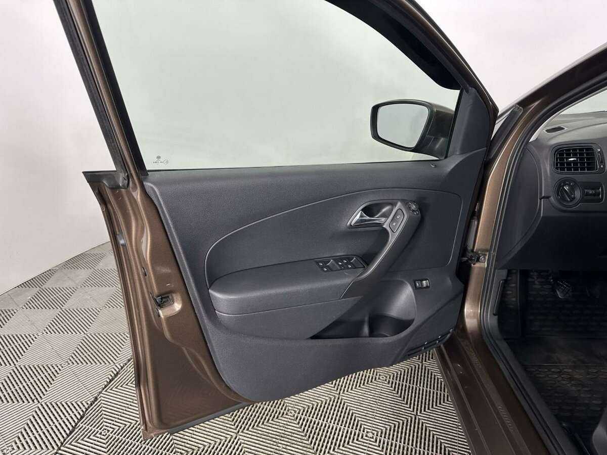 Volkswagen Polo б/у, 2016, Механическая. Фото: #7