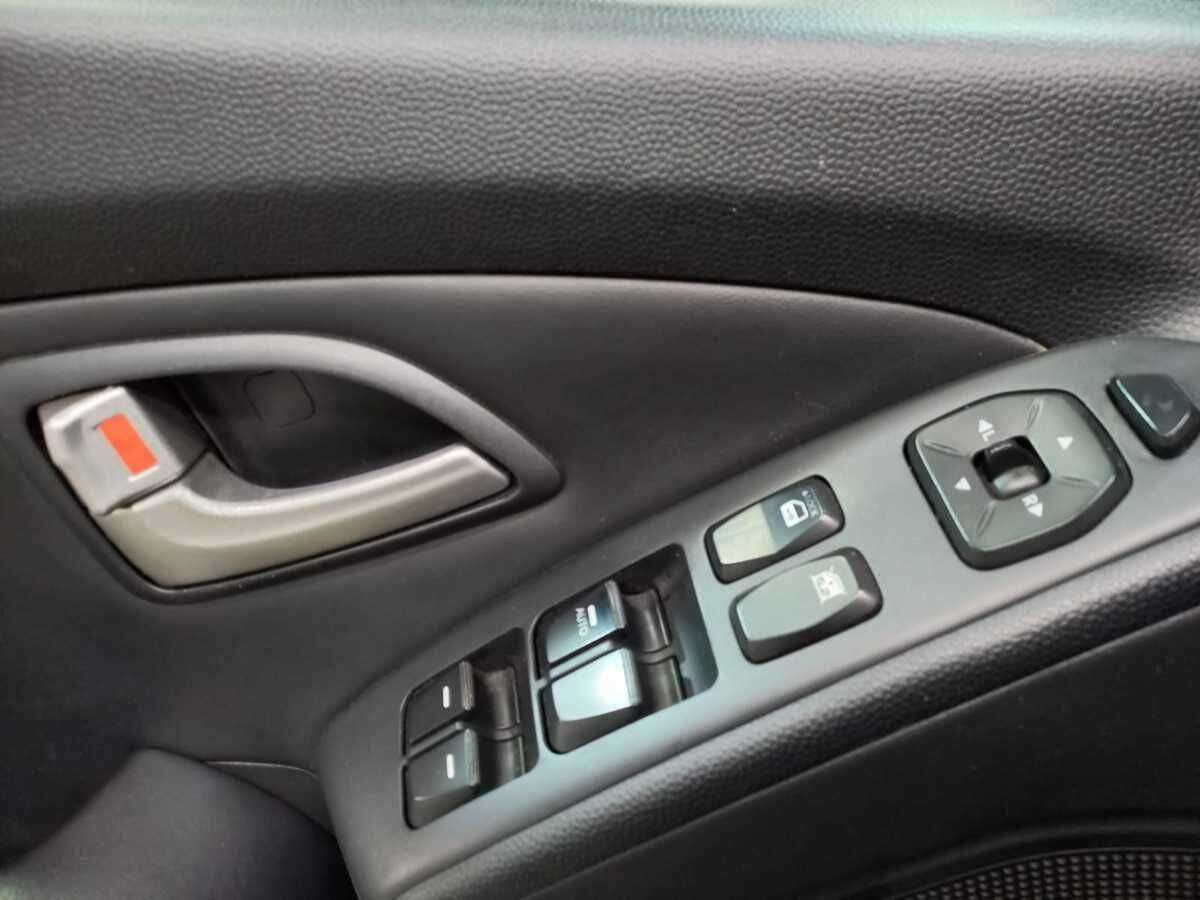 Hyundai ix35 б/у, 2012, Автоматическая. Фото: #13