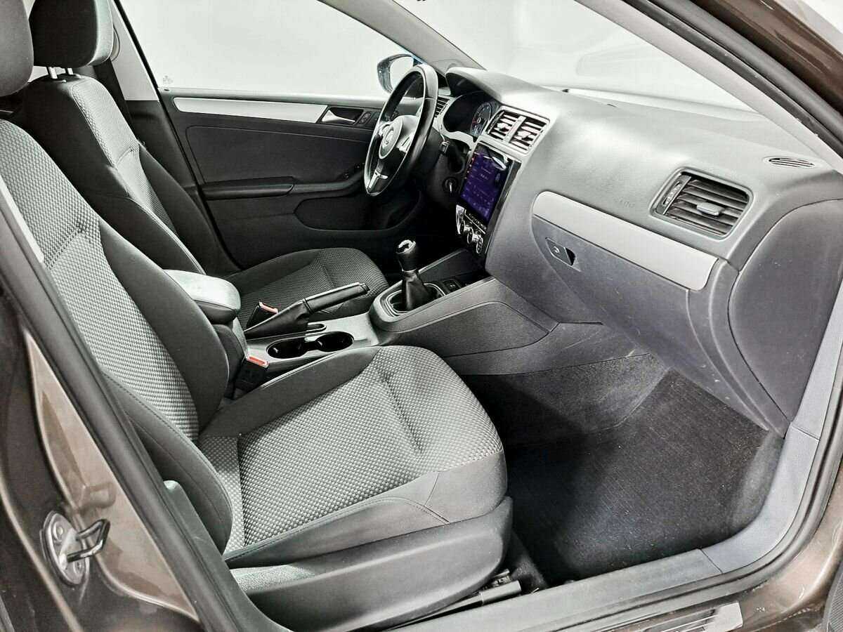 Volkswagen Jetta б/у, 2013, Механическая. Фото: #8