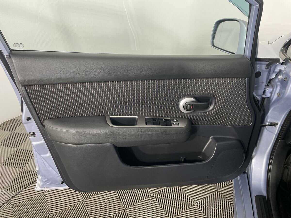 Nissan Tiida б/у, 2013, Автоматическая. Фото: #7