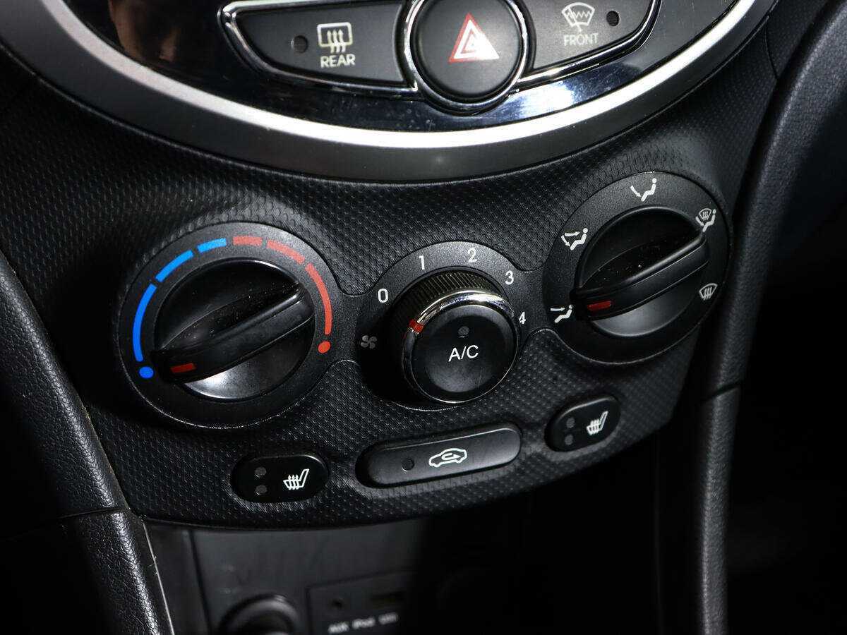 Hyundai Solaris б/у, 2014, Механическая. Фото: #16