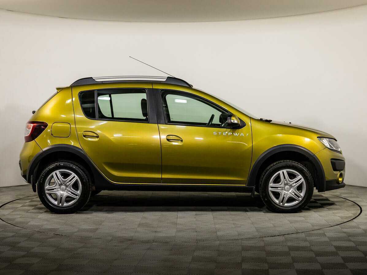 Renault Sandero б/у, 2017, Механическая. Фото: #2