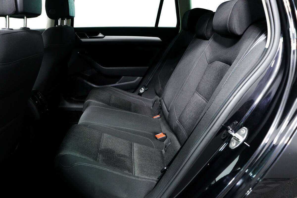 Volkswagen Passat б/у, 2019, Роботизированная. Фото: #11