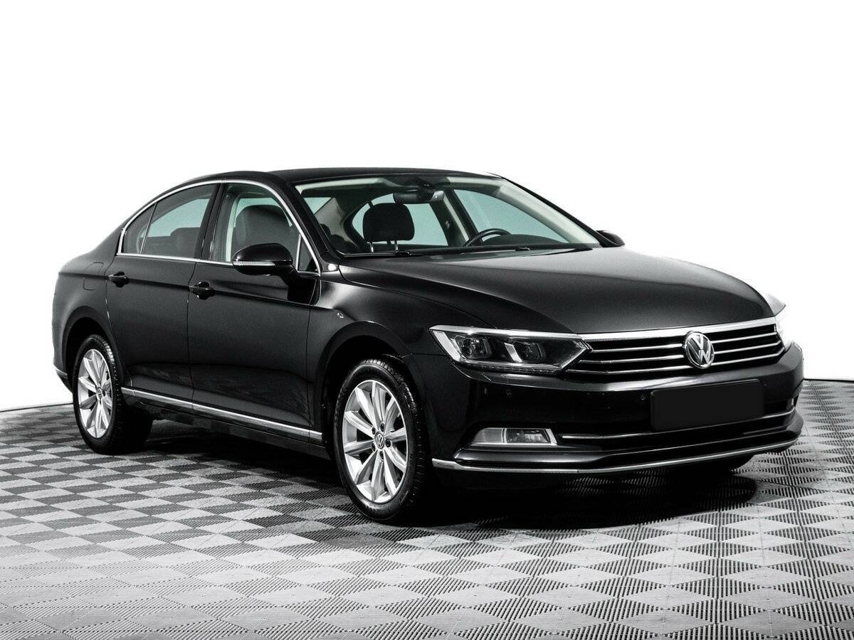 Volkswagen Passat б/у, 2019, Роботизированная. Фото: #2