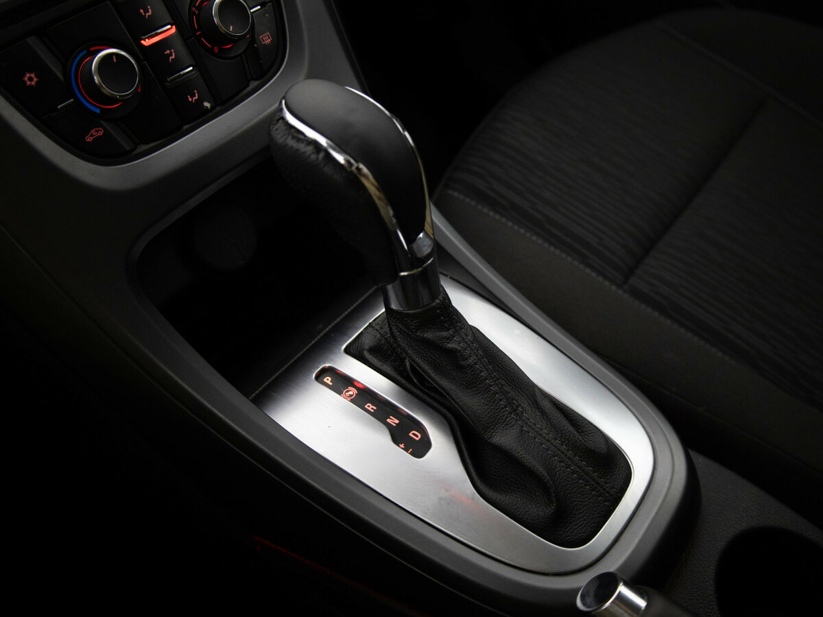 Opel Astra б/у, 2012, Автоматическая. Фото: #7