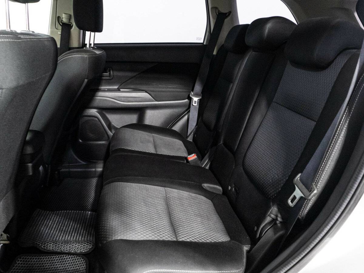 Mitsubishi Outlander б/у, 2016, Вариатор. Фото: #9