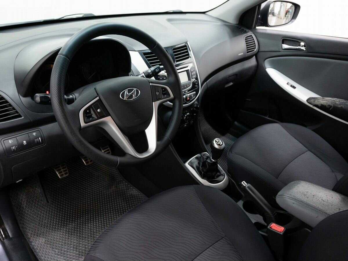 Hyundai Solaris б/у, 2012, Механическая. Фото: #6