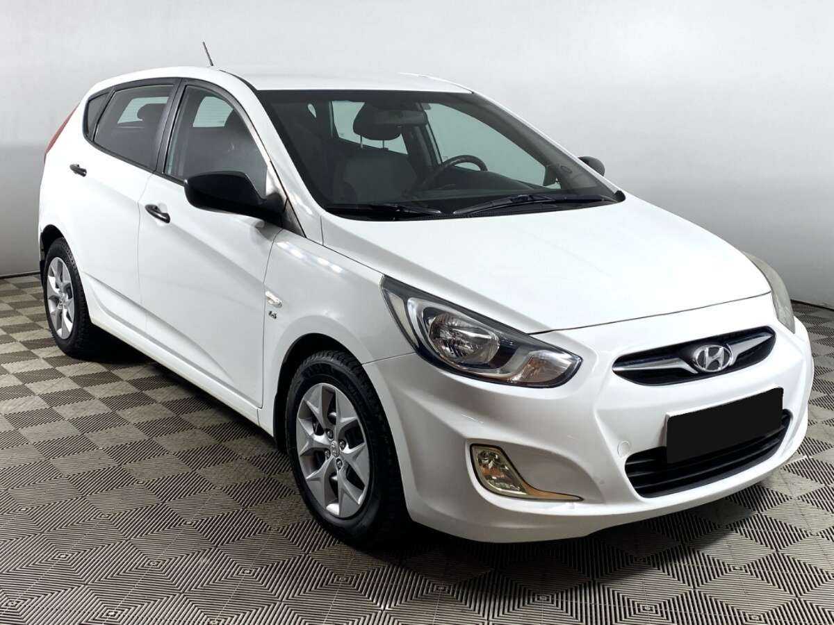 Hyundai Solaris б/у, 2014, Автоматическая. Фото: #2