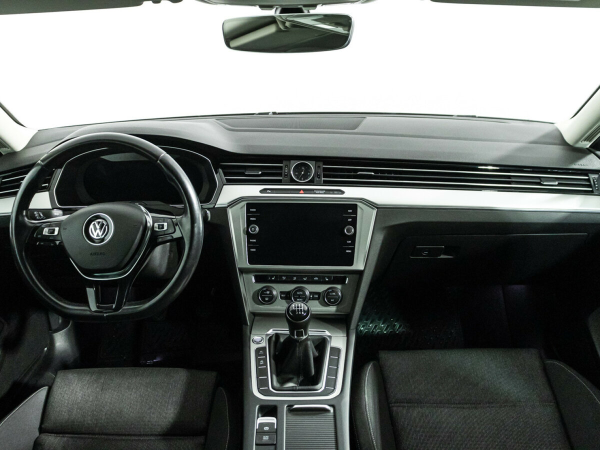 Volkswagen Passat б/у, 2017, Механическая. Фото: #12