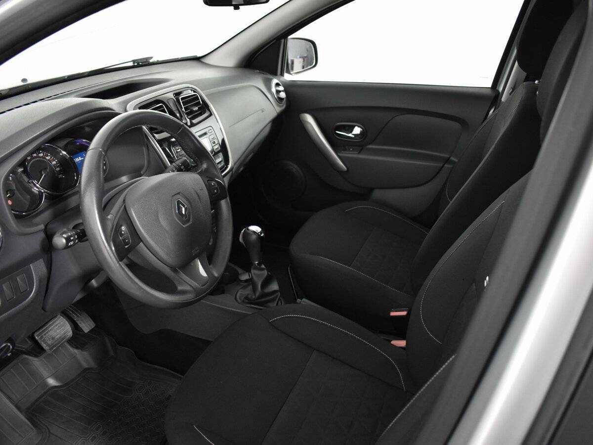 Renault Sandero б/у, 2017, Автоматическая. Фото: #5