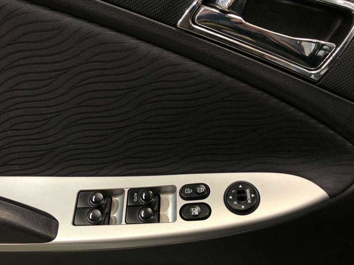 Hyundai Solaris б/у, 2014, Механическая. Фото: #15