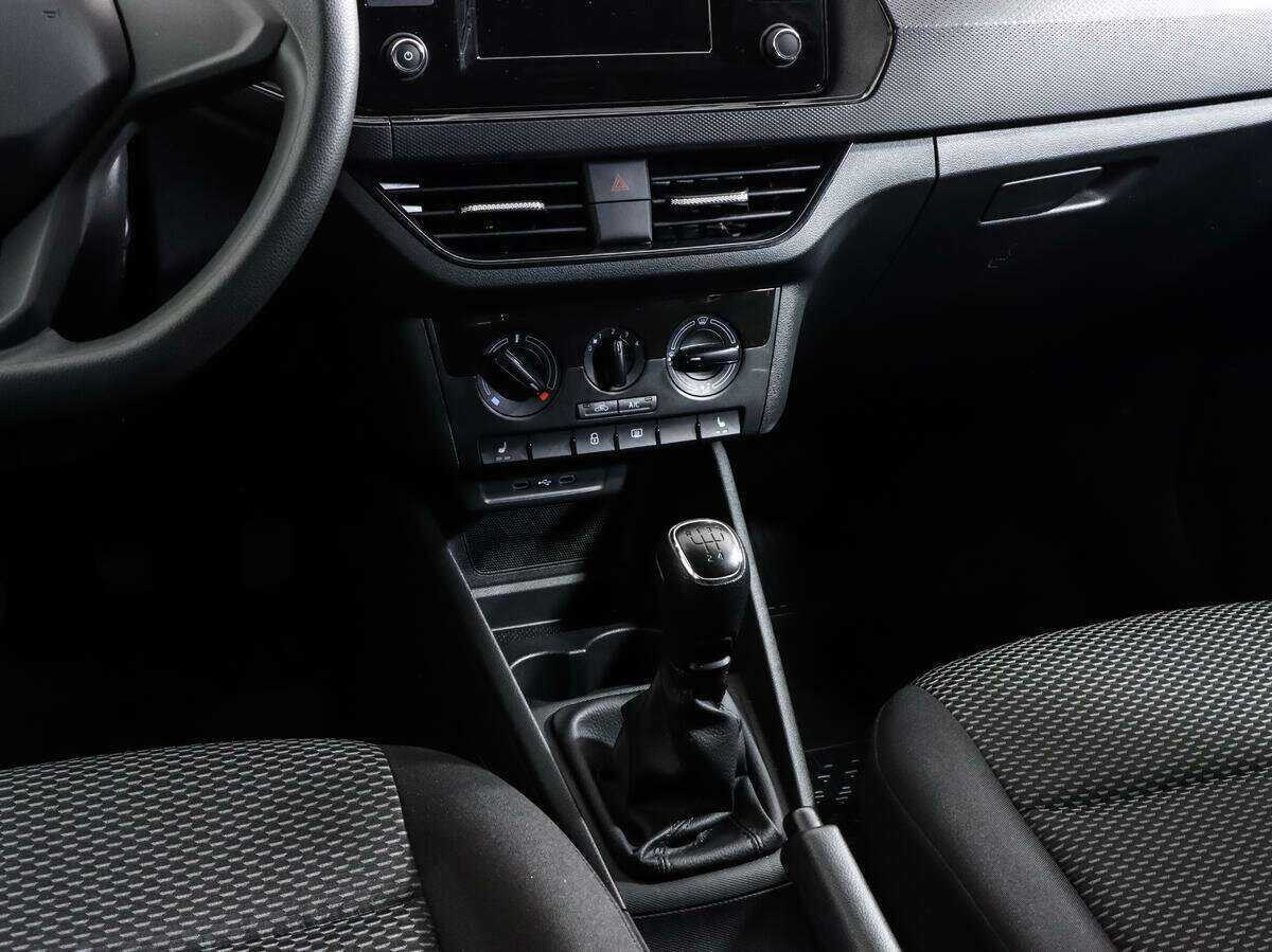 Volkswagen Polo б/у, 2021, Механическая. Фото: #8