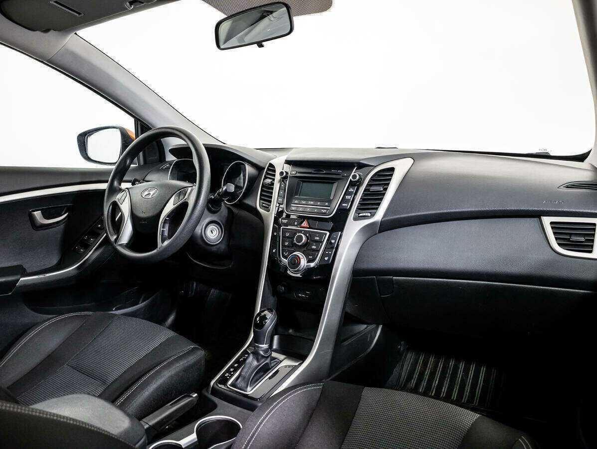 Hyundai i30 б/у, 2016, Автоматическая. Фото: #8