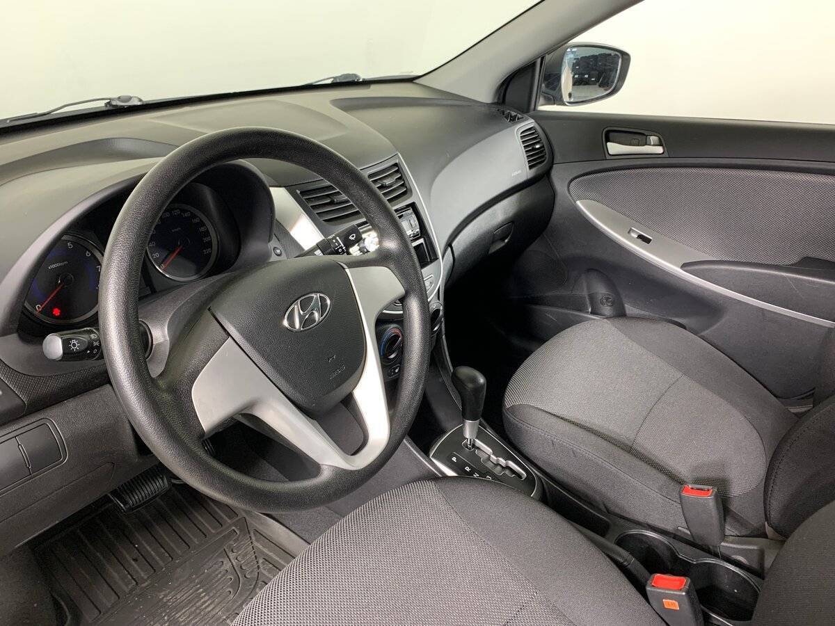 Hyundai Solaris б/у, 2012, Автоматическая. Фото: #10