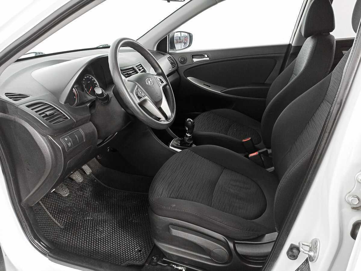 Hyundai Solaris б/у, 2015, Механическая. Фото: #13