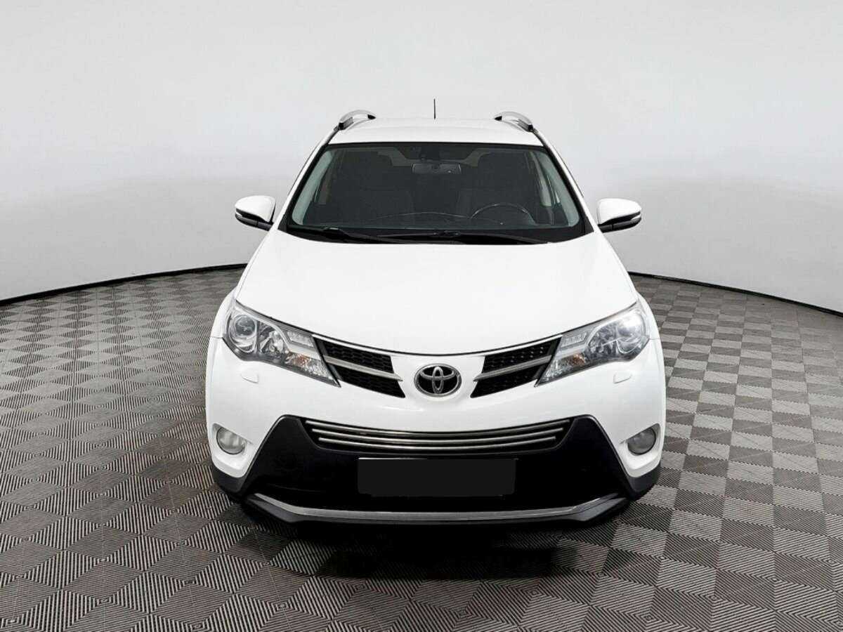 Toyota RAV4 б/у, 2015, Автоматическая. Фото: #1
