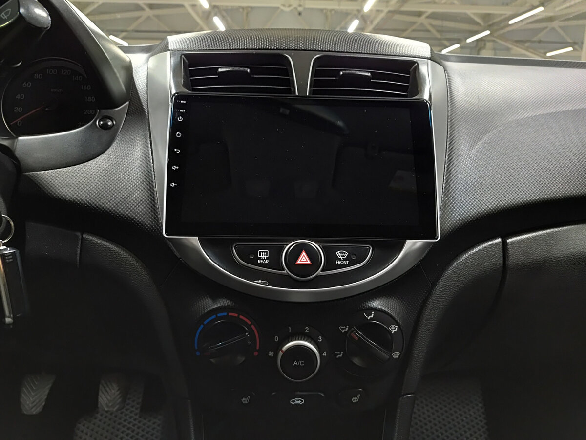 Hyundai Solaris б/у, 2013, Механическая. Фото: #14