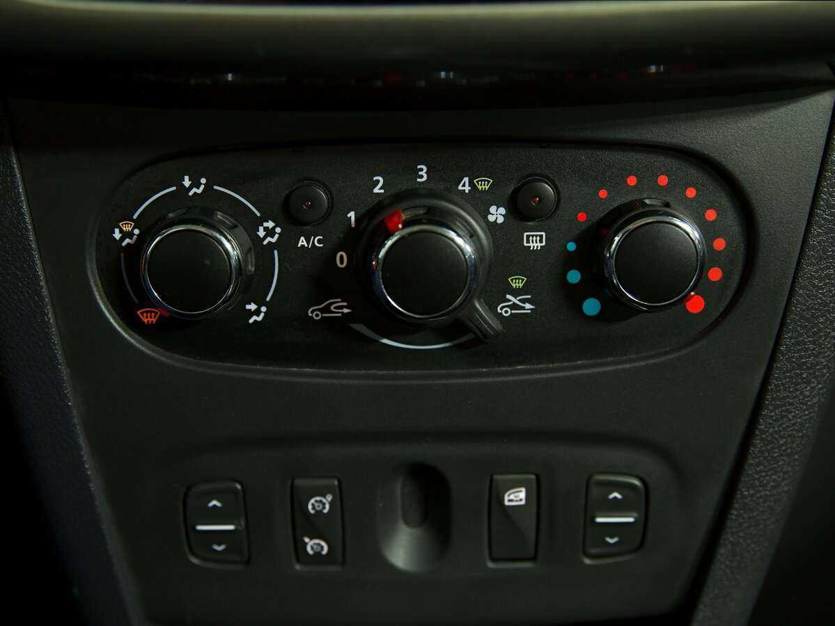 Renault Logan б/у, 2015, Автоматическая. Фото: #12