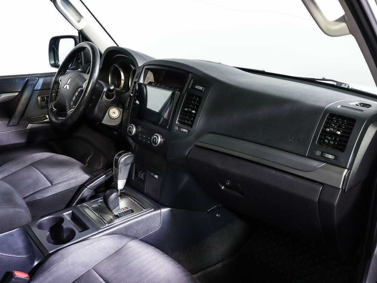 Mitsubishi Pajero б/у, 2012, Автоматическая. Фото: #7