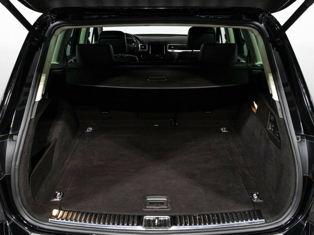 Volkswagen Touareg б/у, 2014, Автоматическая. Фото: #17