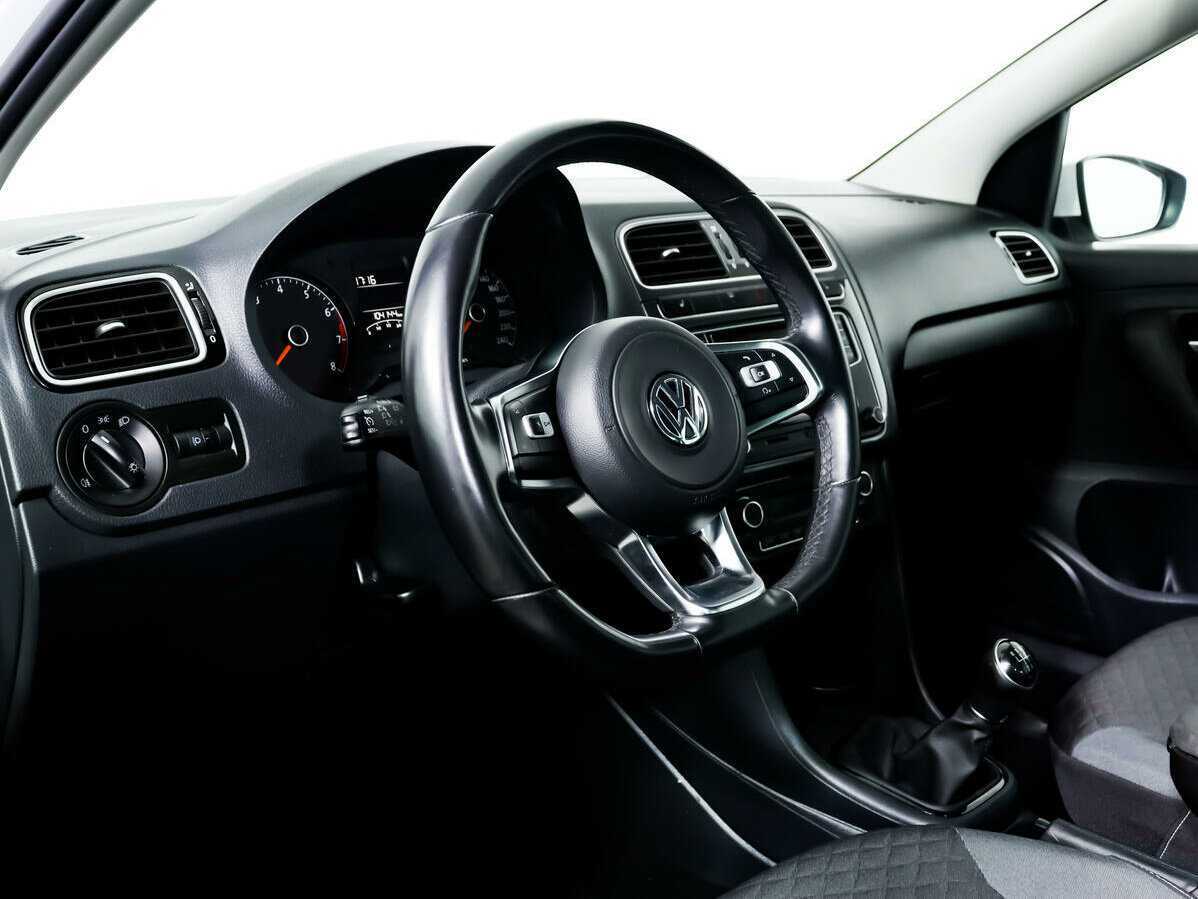 Volkswagen Polo б/у, 2019, Механическая. Фото: #12
