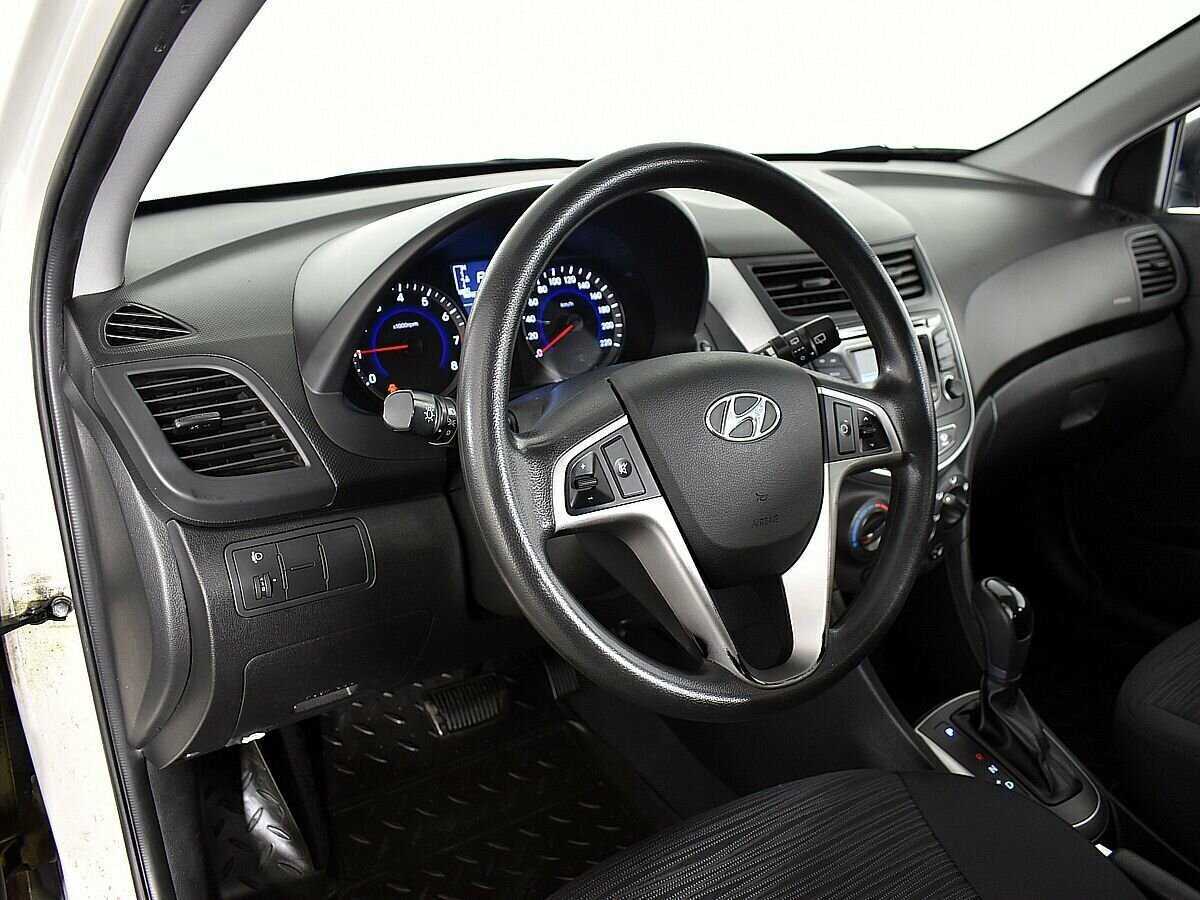 Hyundai Solaris б/у, 2014, Автоматическая. Фото: #6