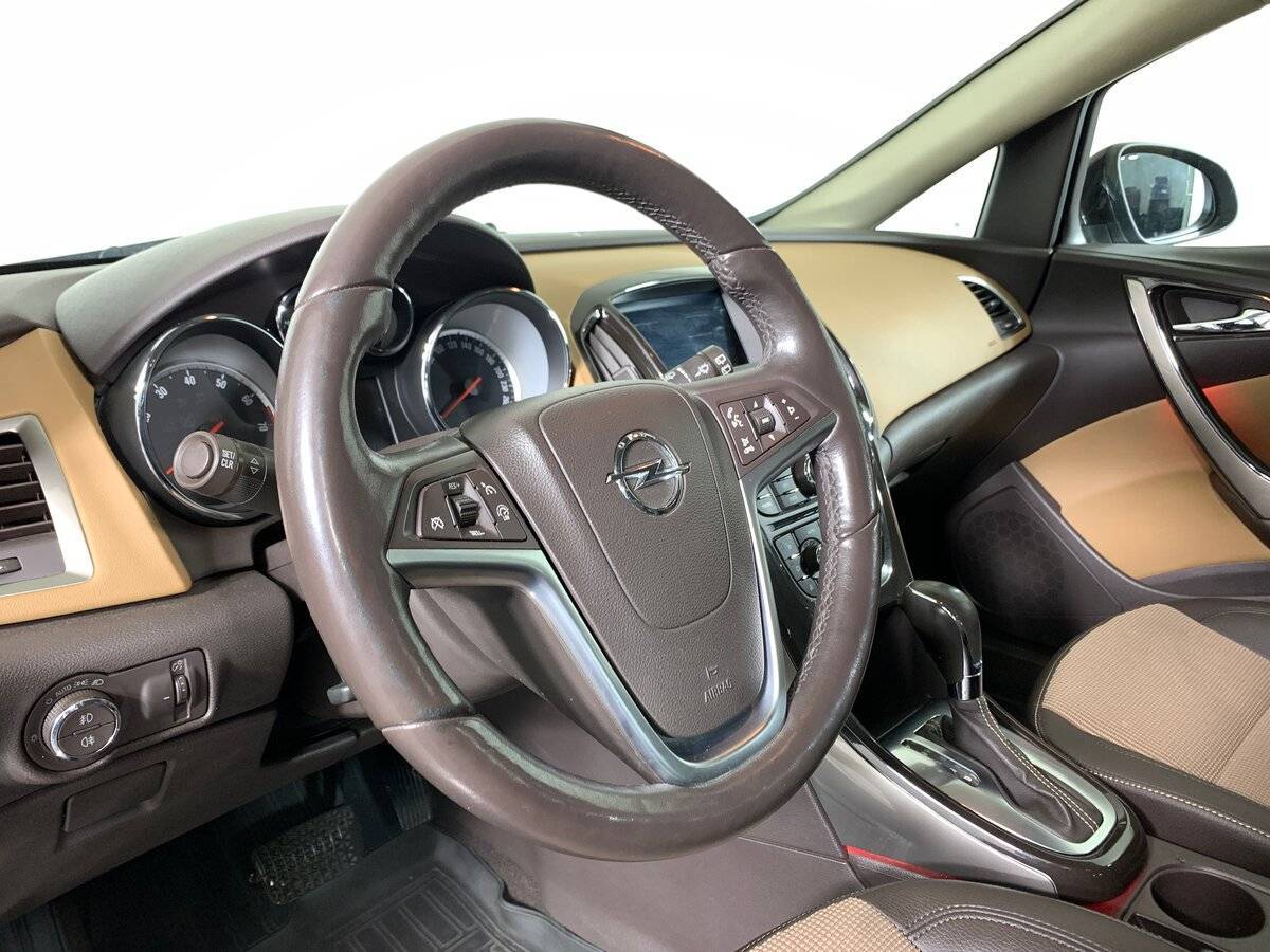 Opel Astra б/у, 2013, Автоматическая. Фото: #9