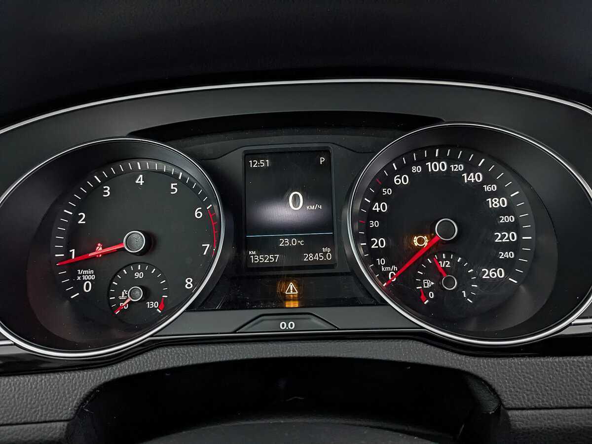 Volkswagen Passat б/у, 2016, Роботизированная. Фото: #12