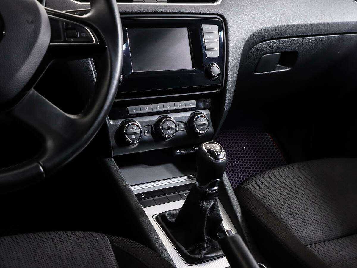 Skoda Octavia б/у, 2015, Механическая. Фото: #9