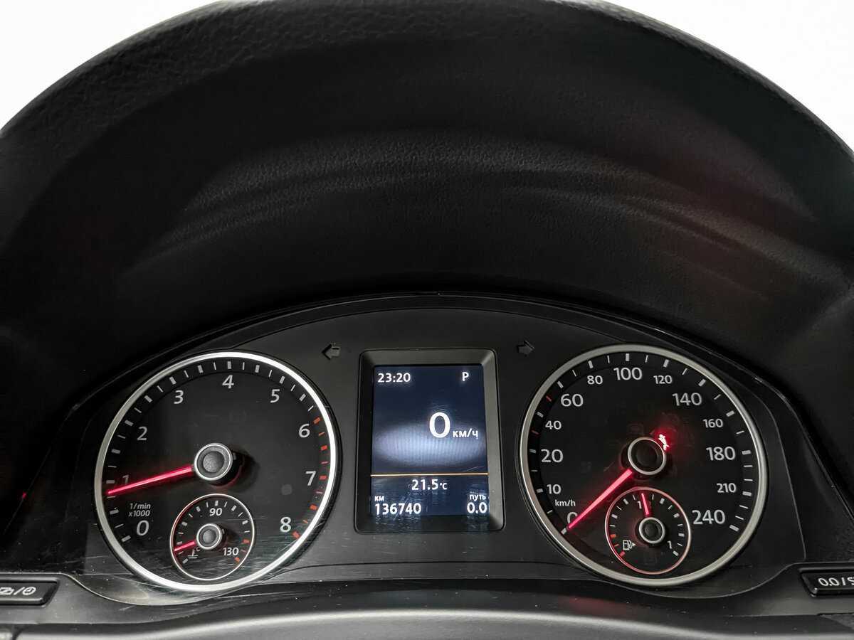 Volkswagen Tiguan б/у, 2015, Автоматическая. Фото: #15