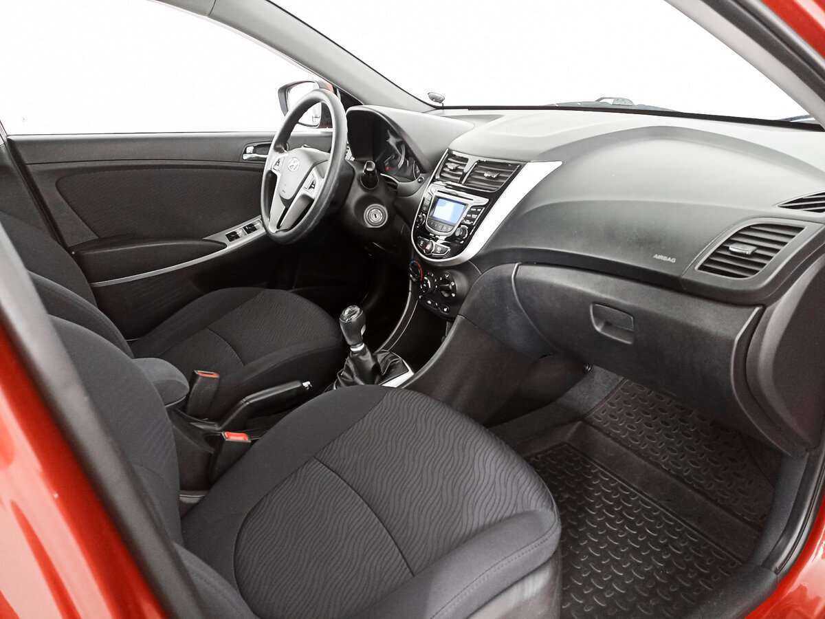 Hyundai Solaris б/у, 2012, Механическая. Фото: #6