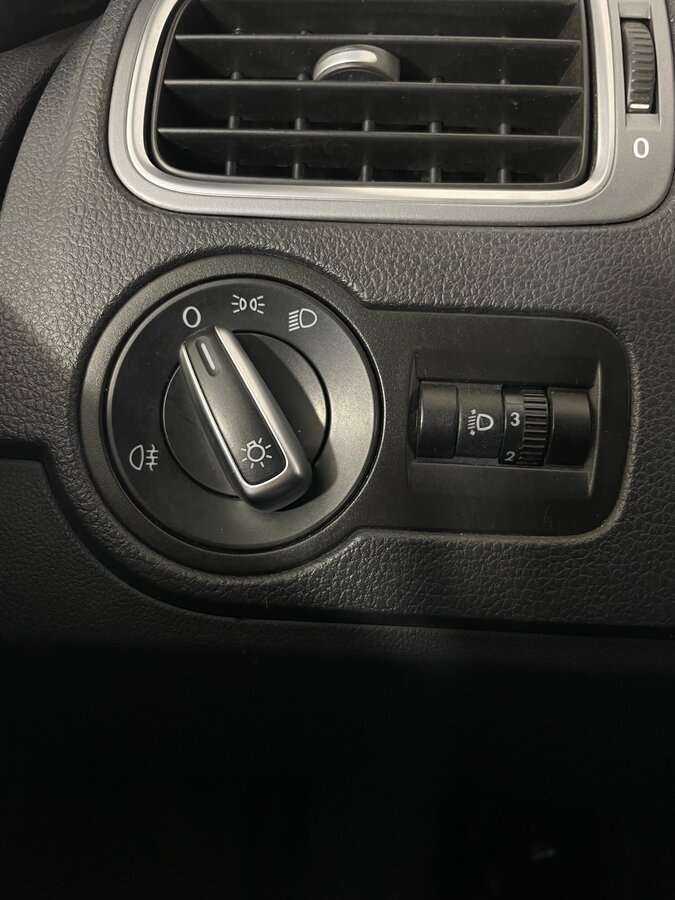 Volkswagen Polo б/у, 2016, Автоматическая. Фото: #16