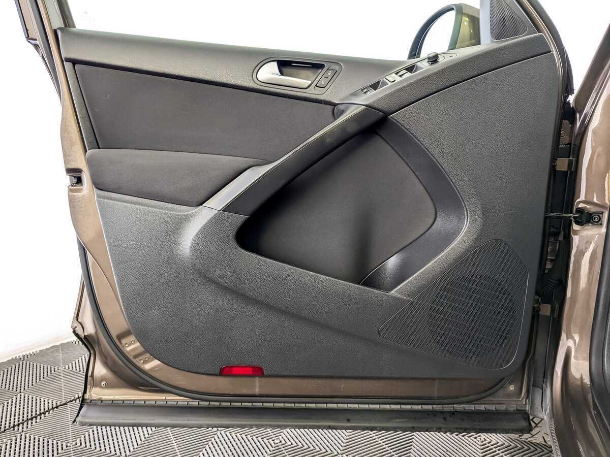 Volkswagen Tiguan б/у, 2016, Механическая. Фото: #18