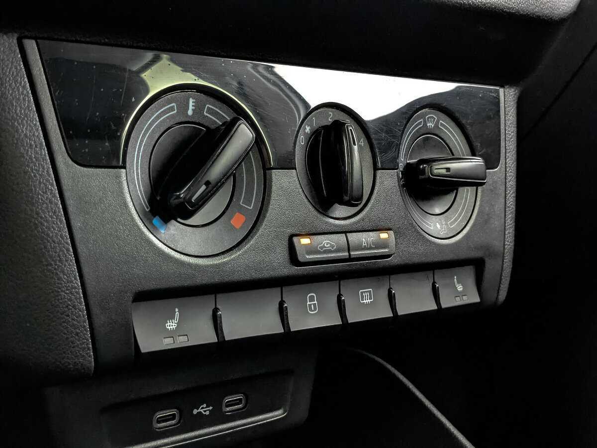 Volkswagen Polo б/у, 2020, Автоматическая. Фото: #16