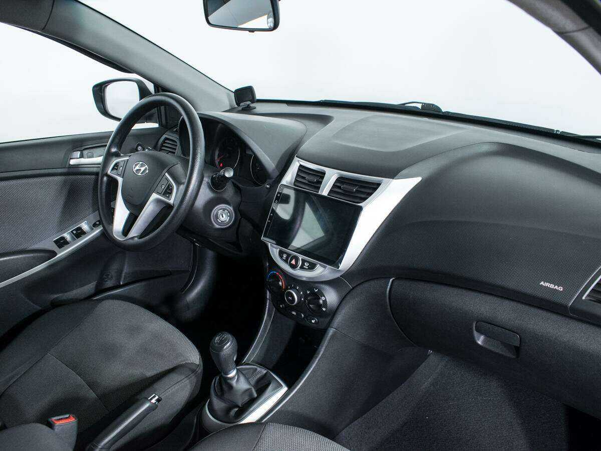 Hyundai Solaris б/у, 2012, Механическая. Фото: #8