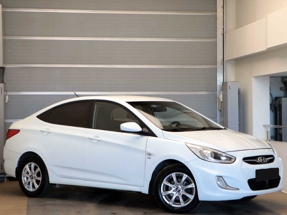 Hyundai Solaris б/у, 2013, Автоматическая. Фото: #2